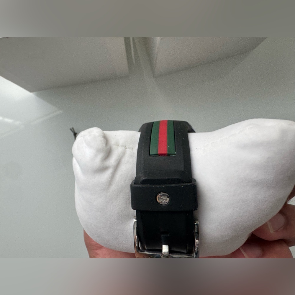 Gucci Swiss Made Black Stainless Steel & Rubber Watch Preloved Boxed Monogram - Picture 5 of 14